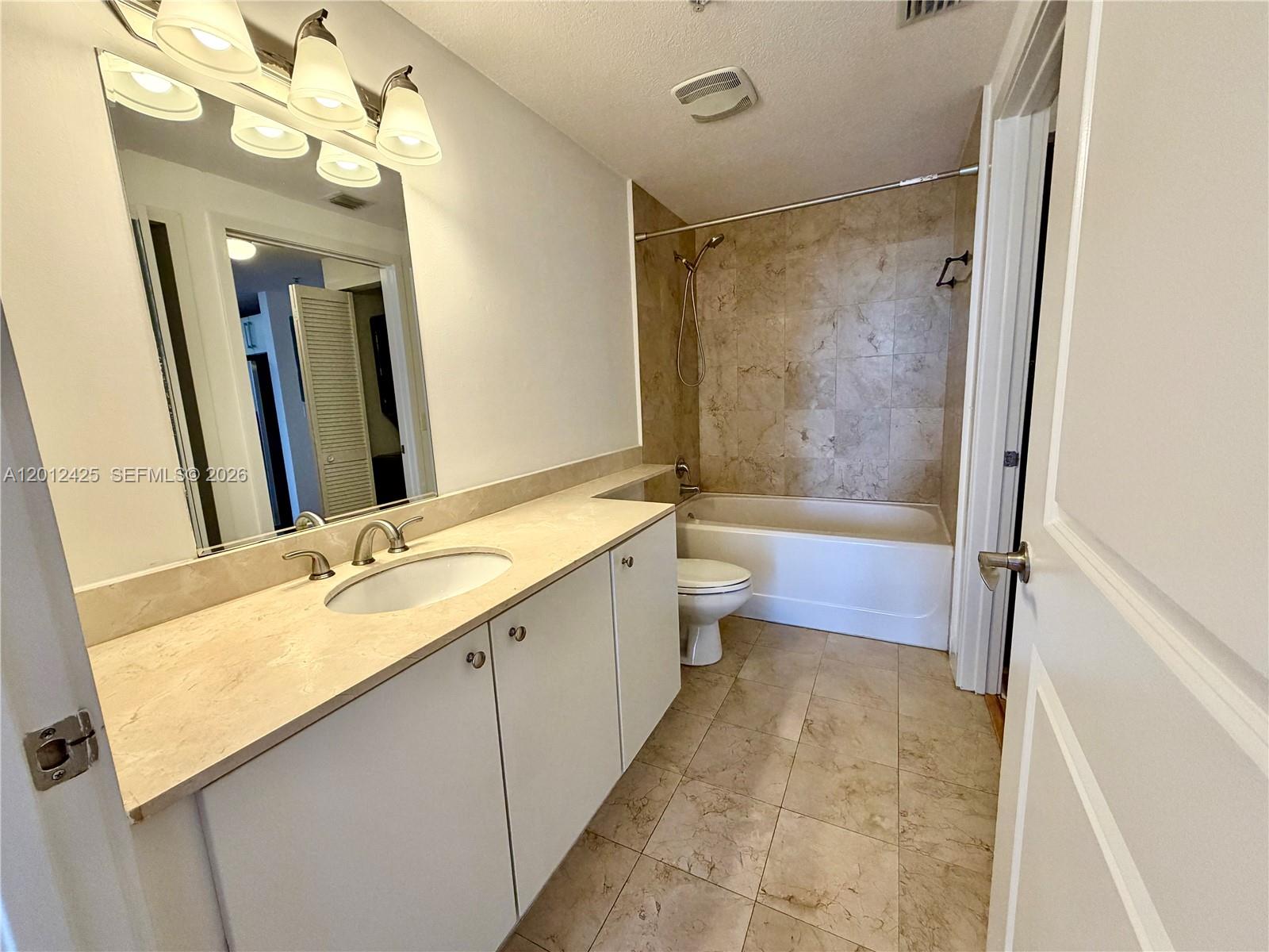 THE SAIL CONDO - Residential
