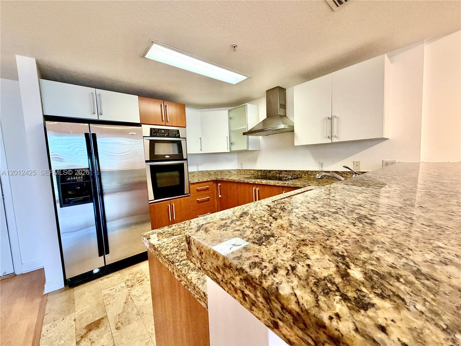 THE SAIL CONDO - Residential