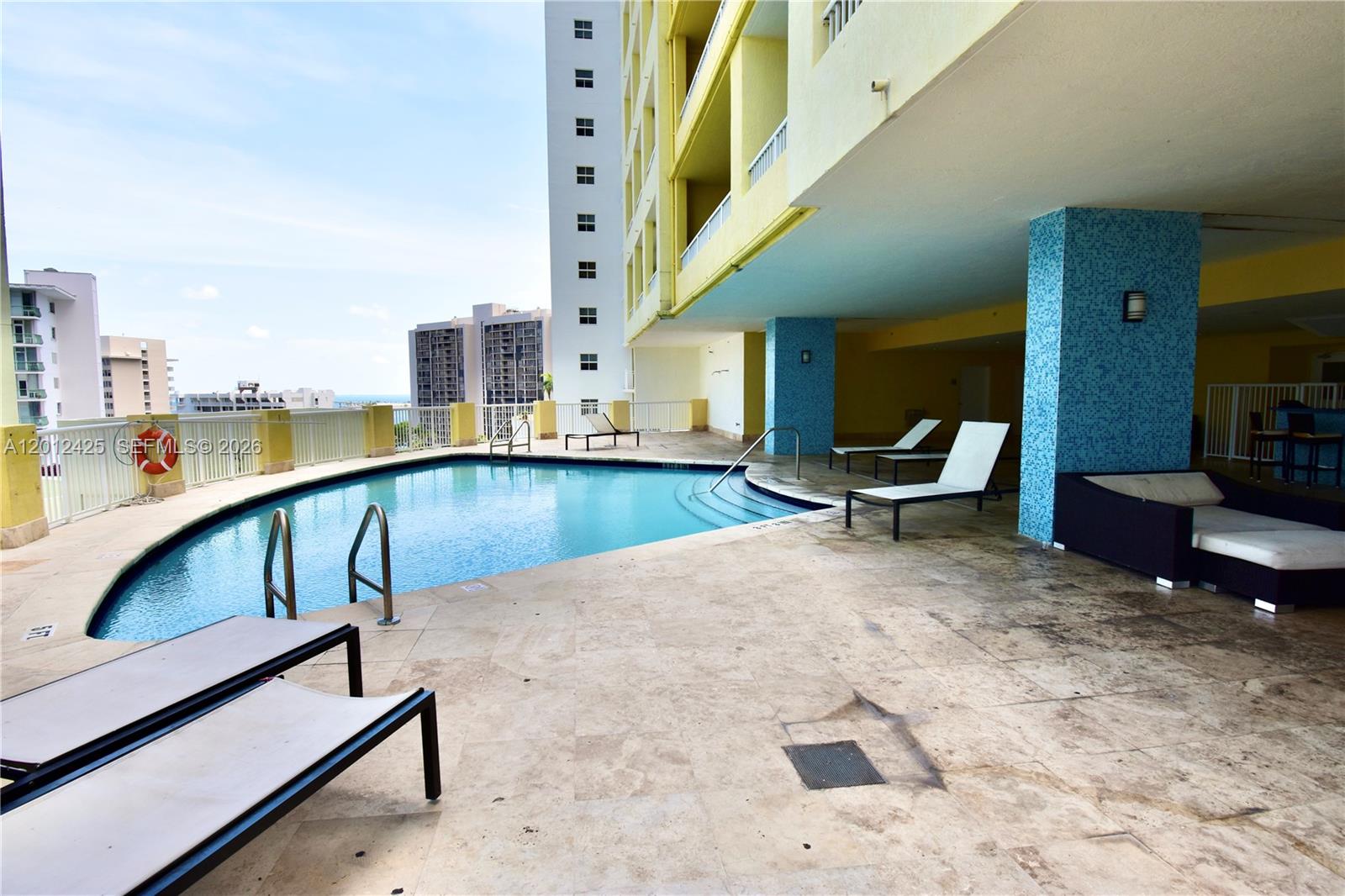 THE SAIL CONDO - Residential