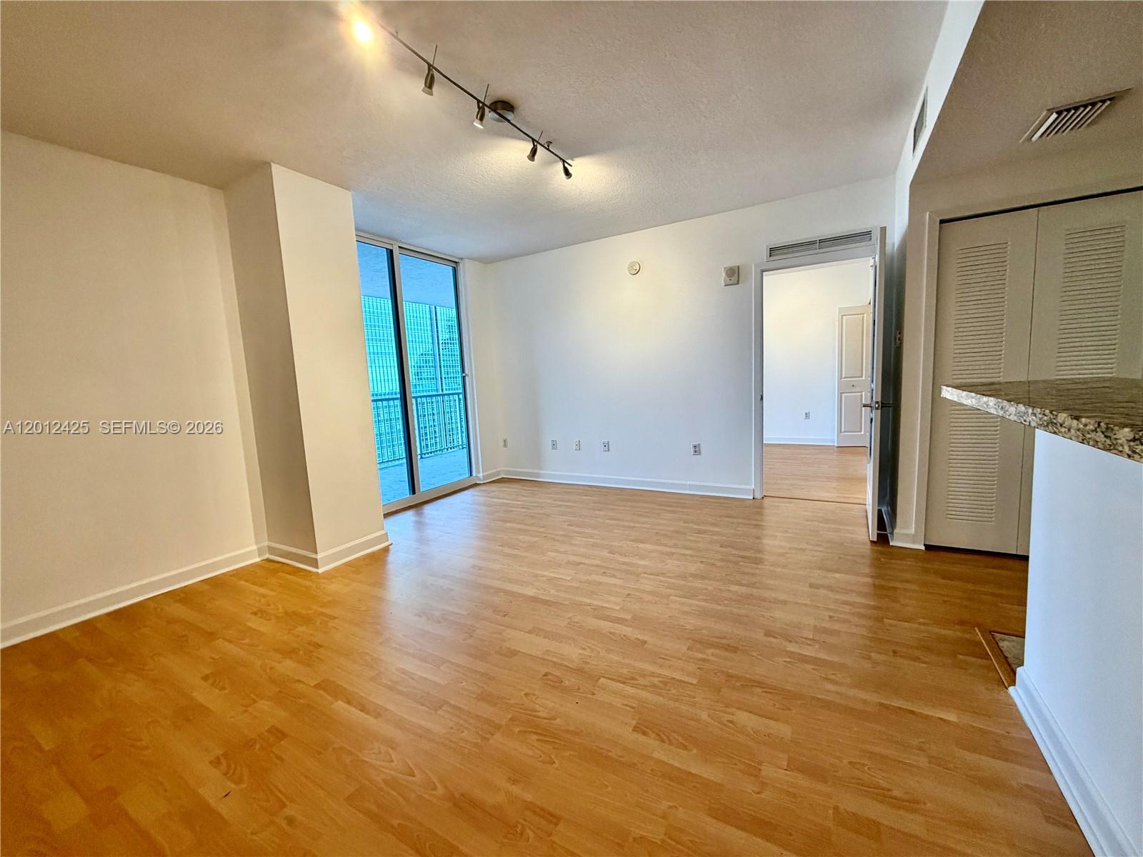 THE SAIL CONDO - Residential