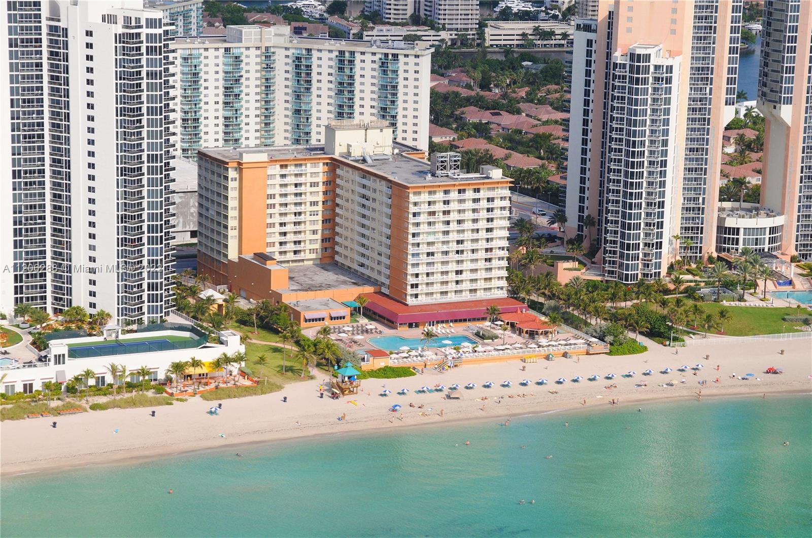 THE AVENTURA BEACH CLUB C - Residential