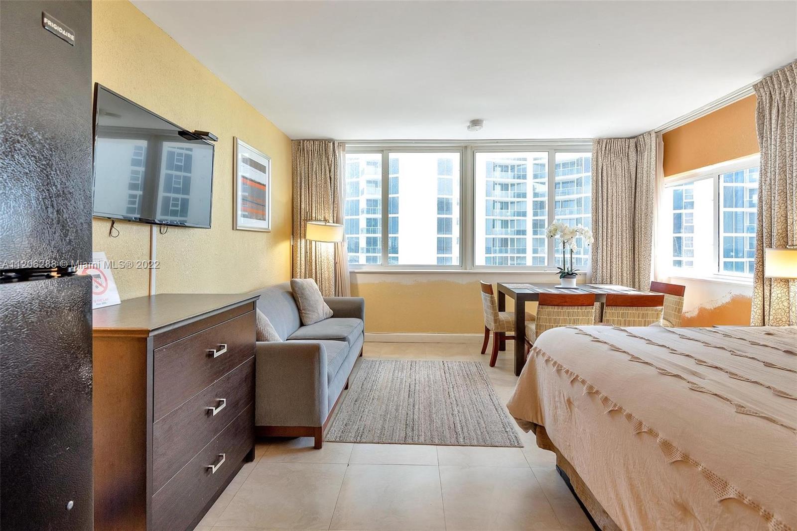 THE AVENTURA BEACH CLUB C - Residential