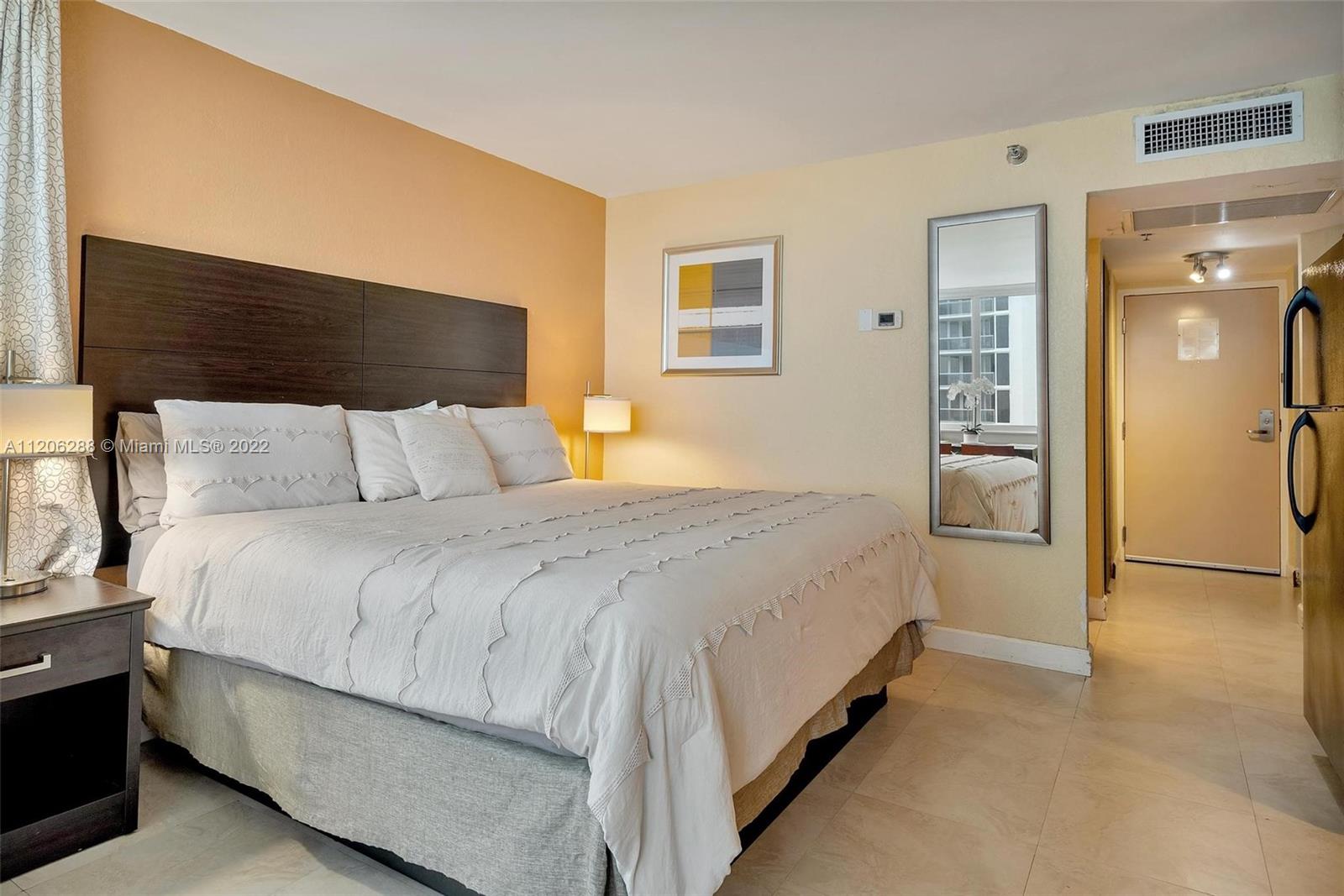 THE AVENTURA BEACH CLUB C - Residential