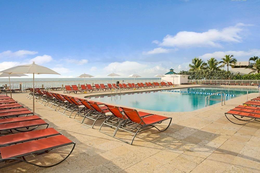 THE AVENTURA BEACH CLUB C - Residential
