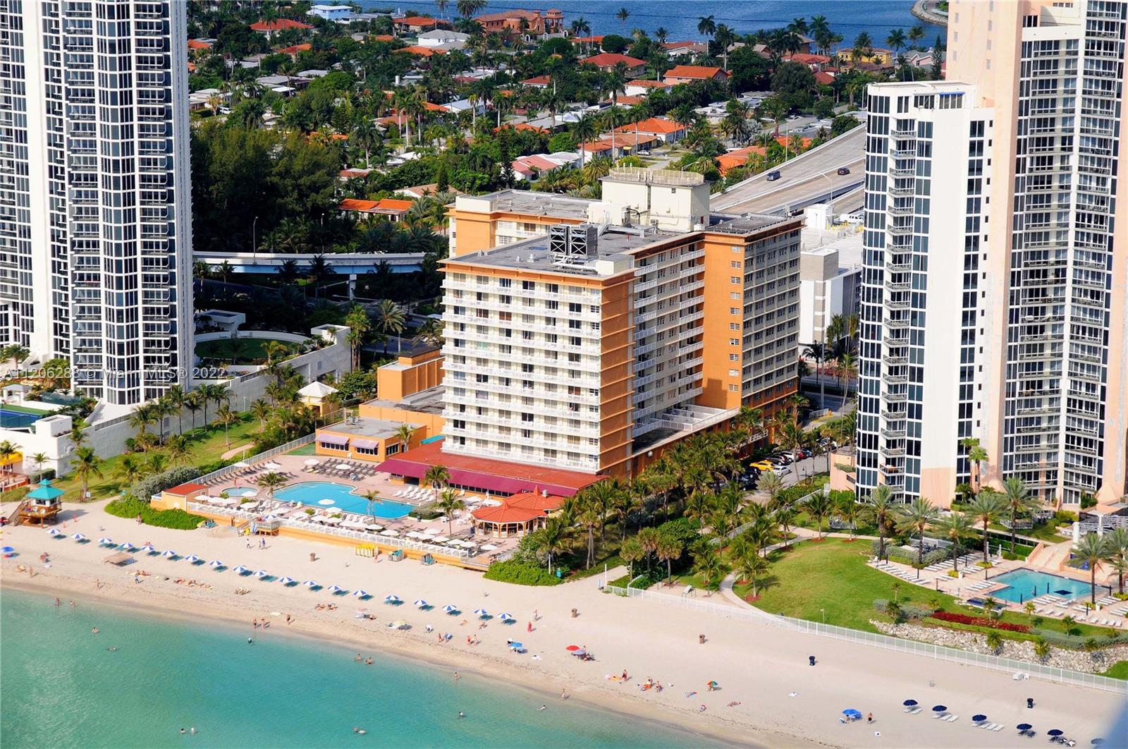 THE AVENTURA BEACH CLUB C - Residential
