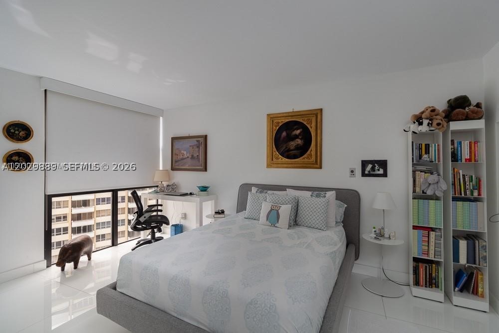 NINE ISLAND AVENUE CONDO - Residential Lease