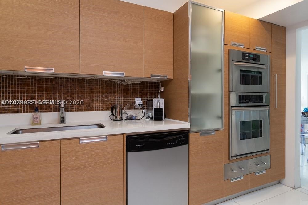 NINE ISLAND AVENUE CONDO - Residential Lease