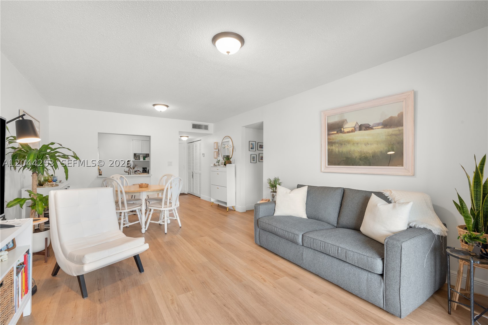 RAMBLEWOOD EAST CONDO - Residential