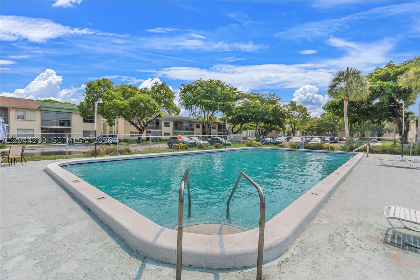 RAMBLEWOOD EAST CONDO - Residential