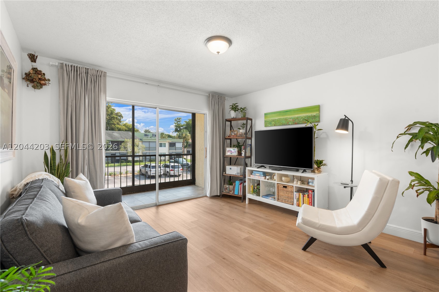 RAMBLEWOOD EAST CONDO - Residential