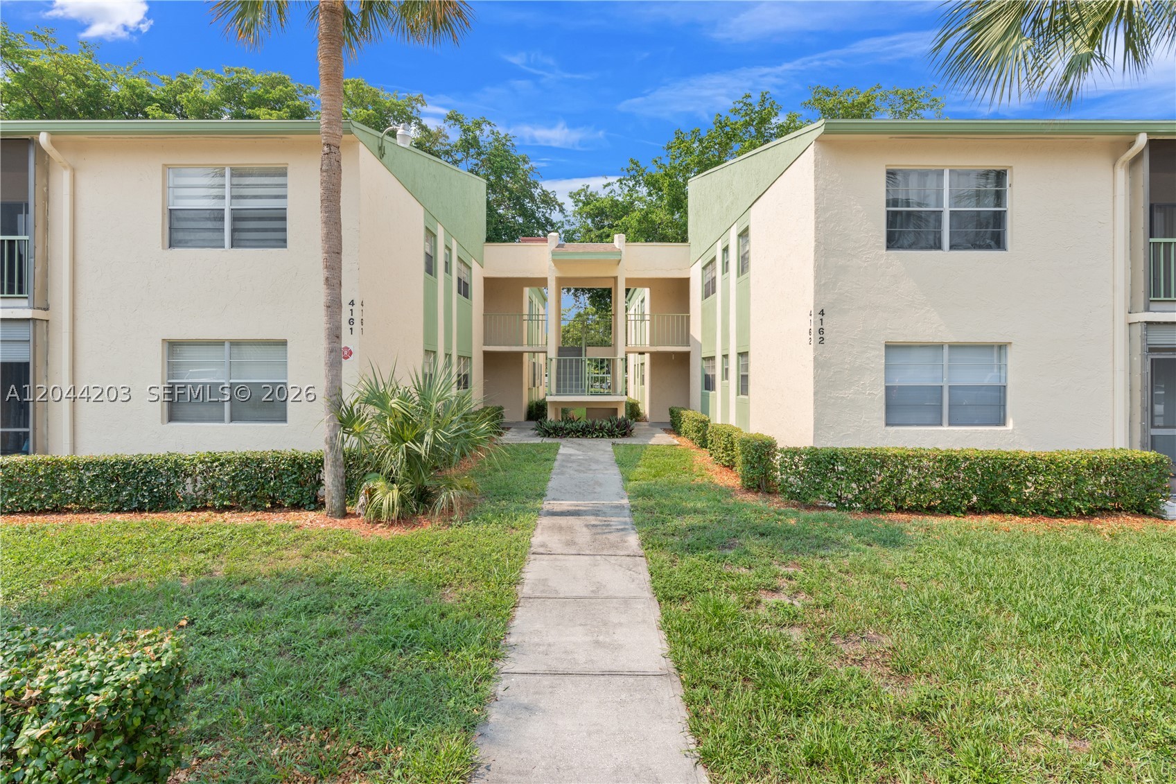 RAMBLEWOOD EAST CONDO - Residential
