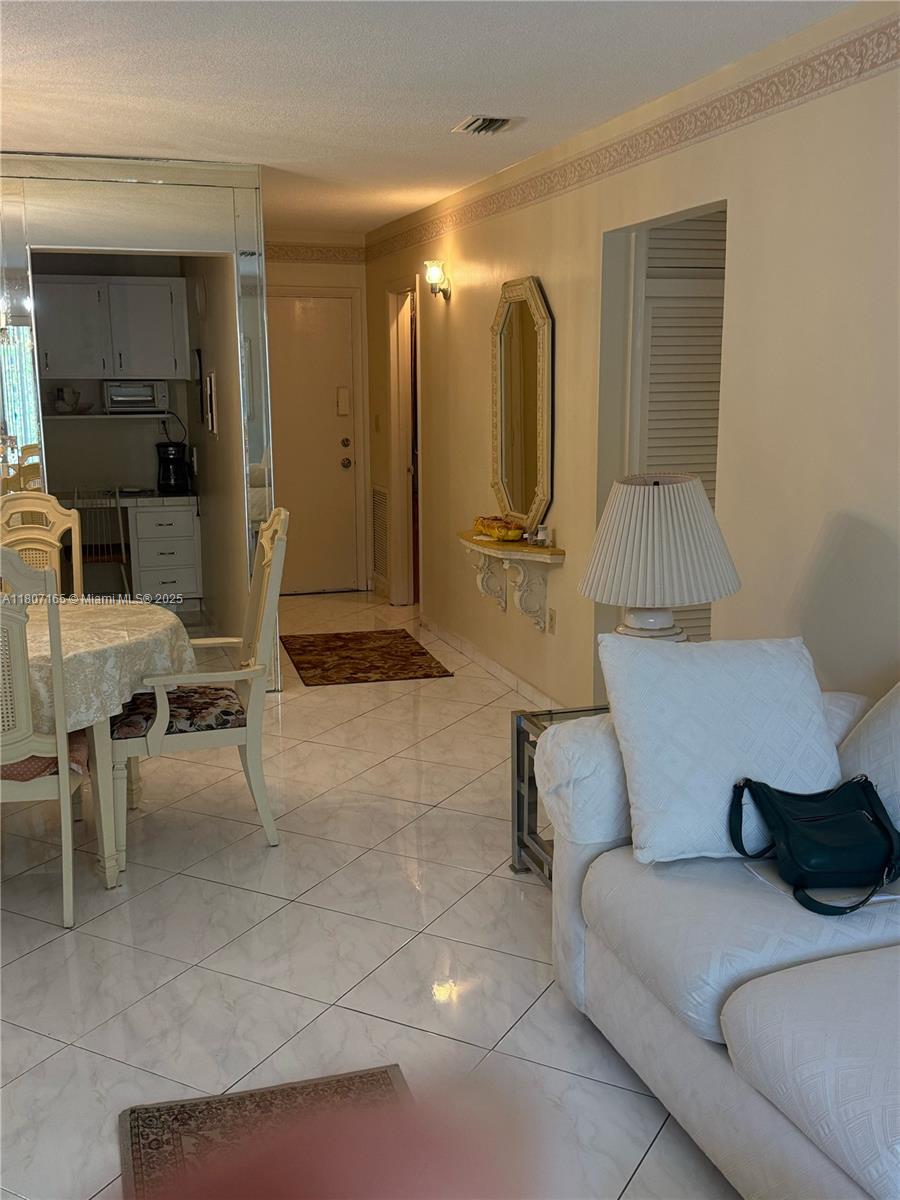 MAR-LEN GARDENS NO 10 COR - Residential