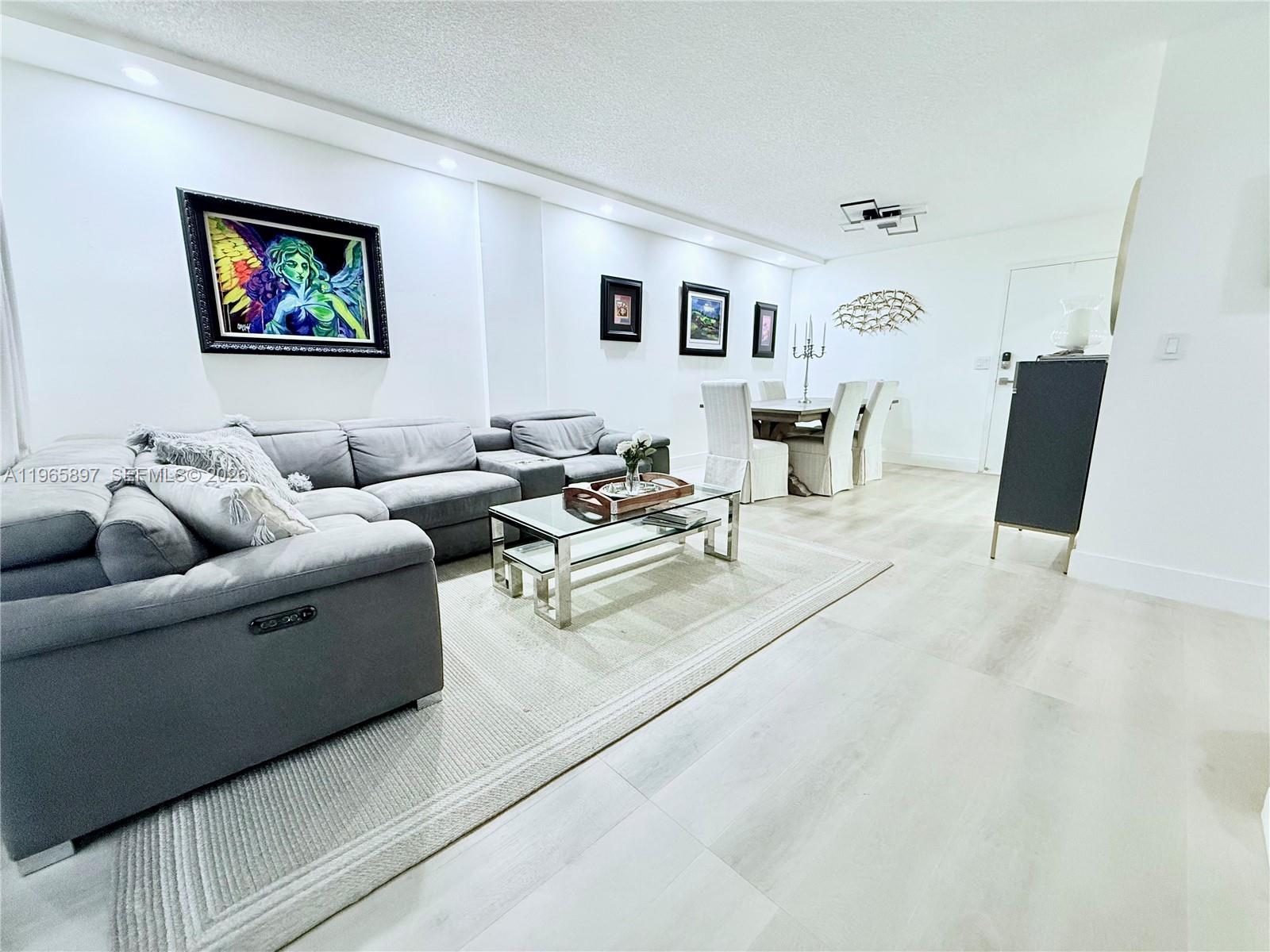 IMPERIAL POINT CONDO - Residential