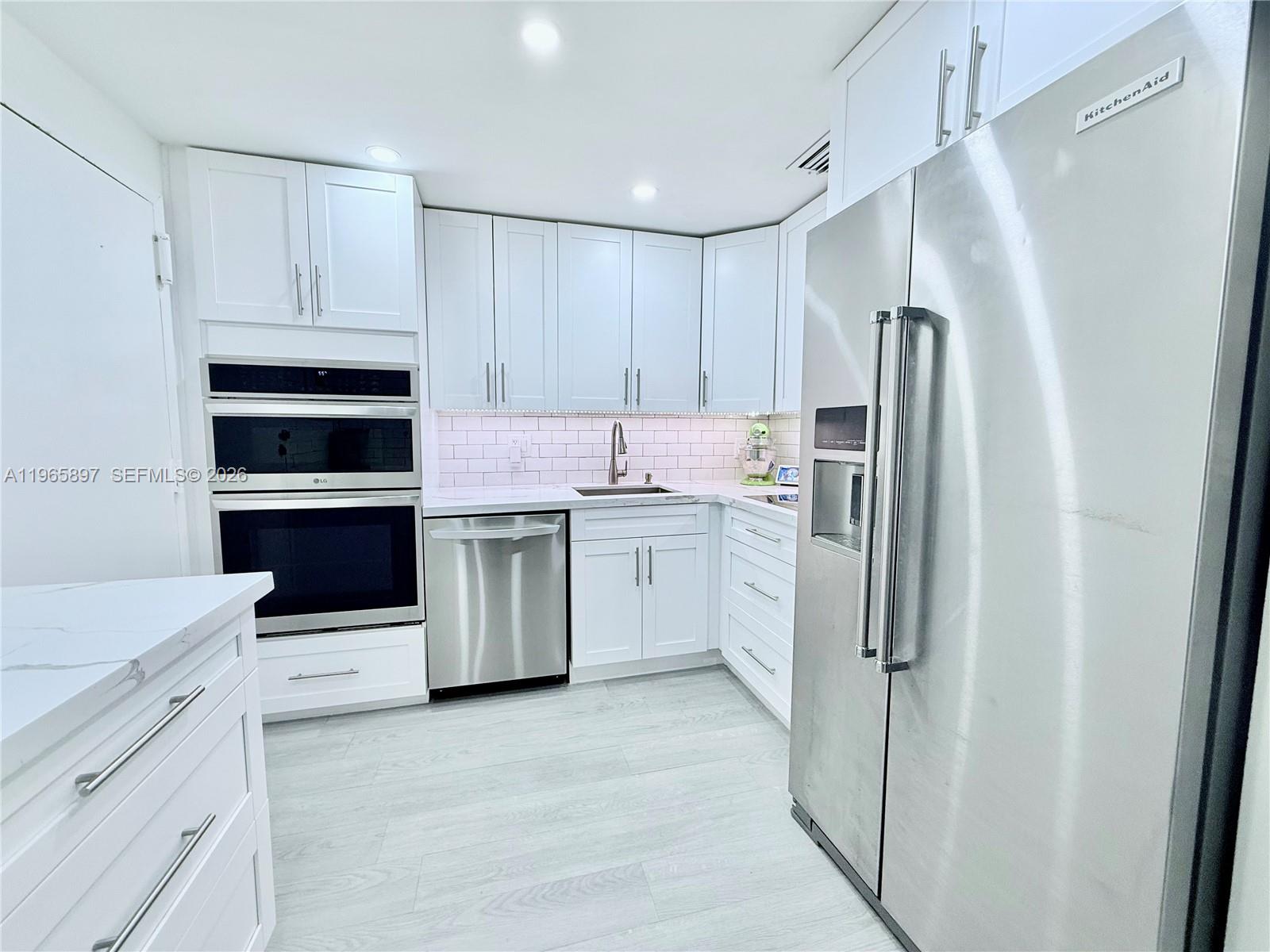 IMPERIAL POINT CONDO - Residential
