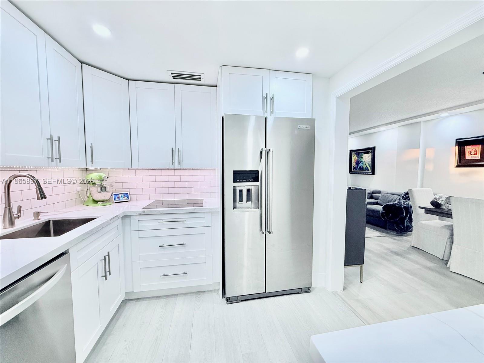 IMPERIAL POINT CONDO - Residential
