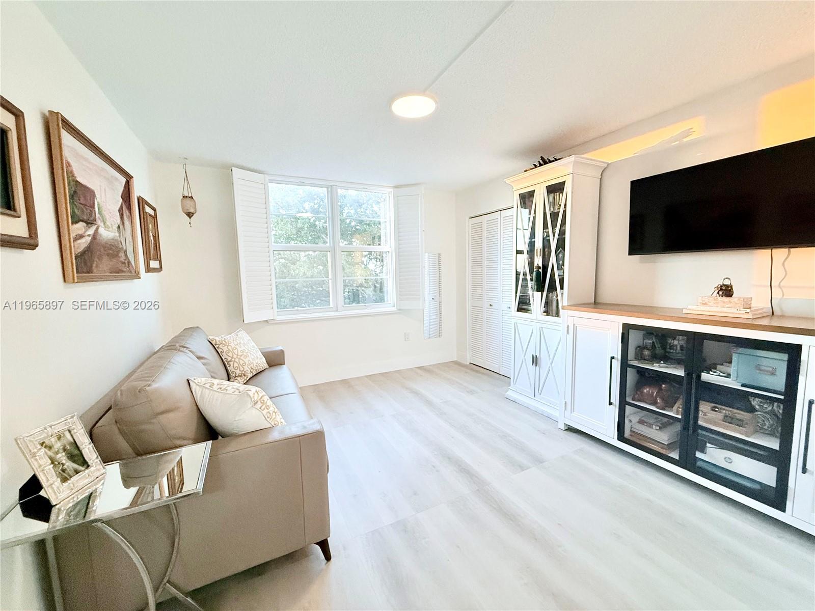 IMPERIAL POINT CONDO - Residential