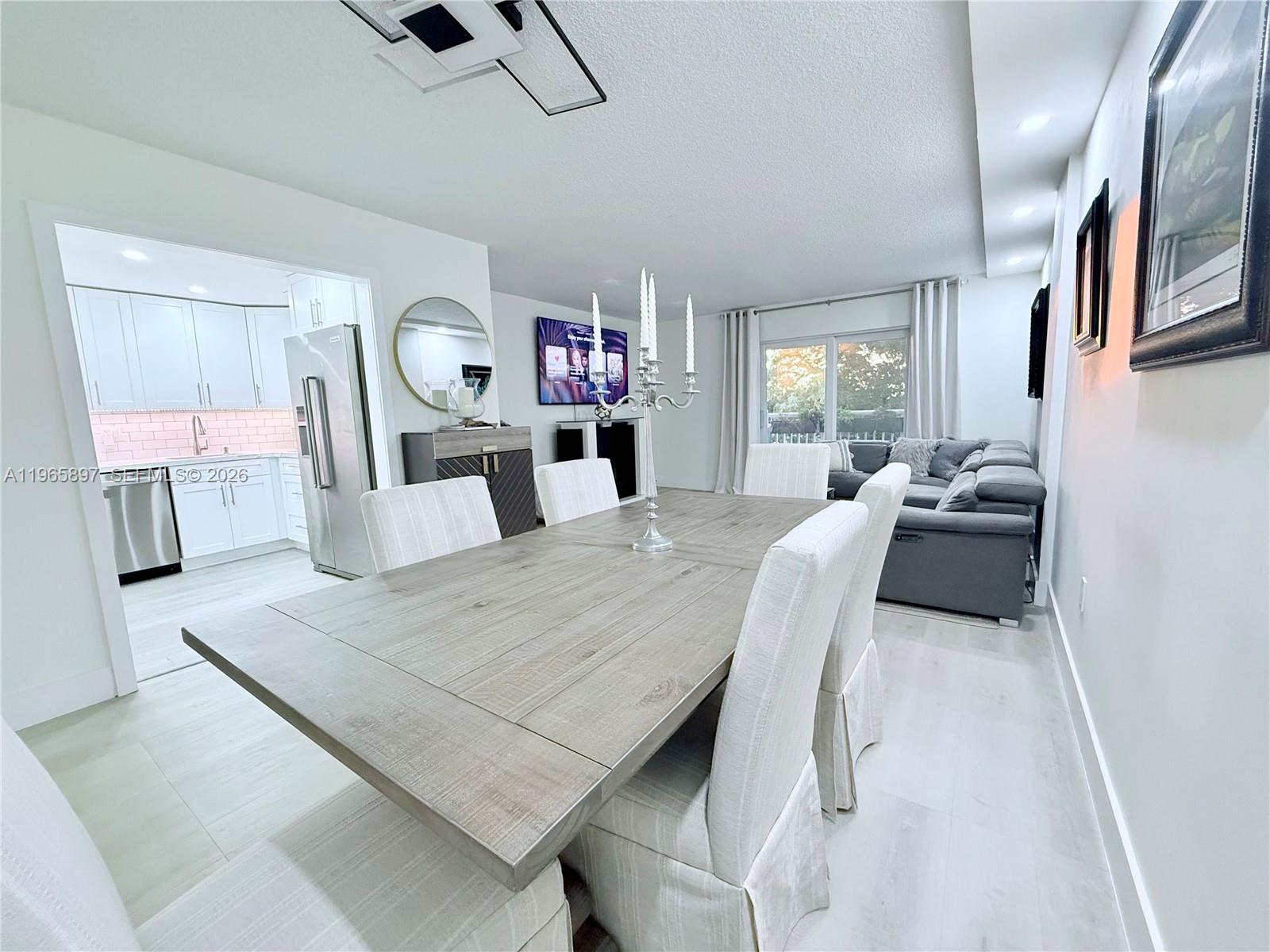 IMPERIAL POINT CONDO - Residential
