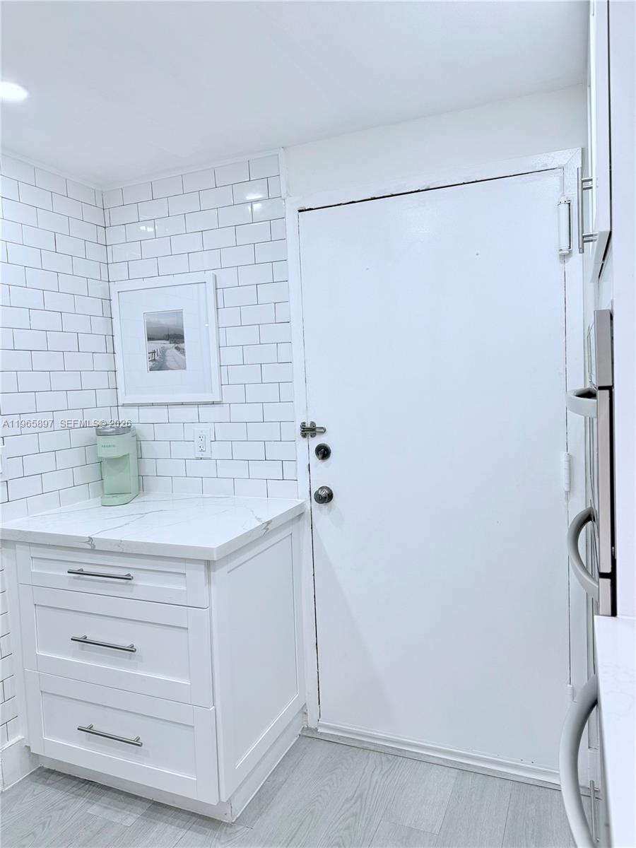 IMPERIAL POINT CONDO - Residential