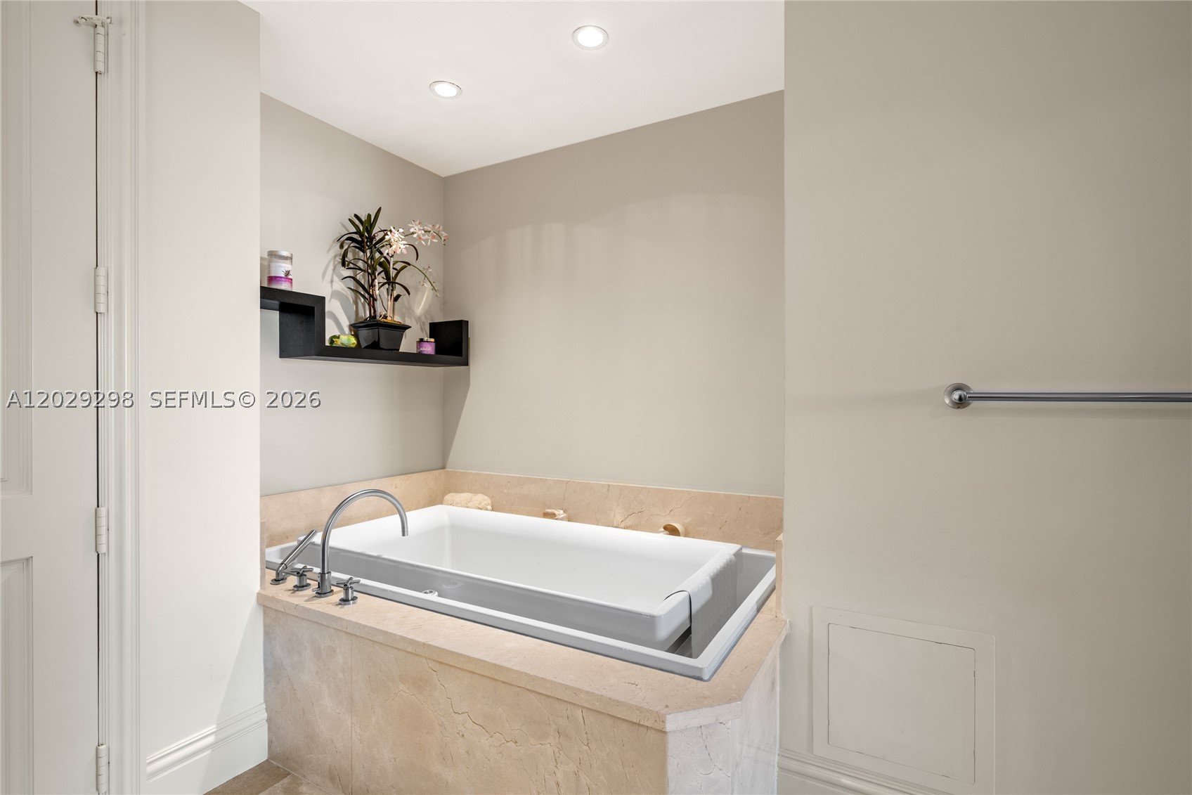 10295 COLLINS AVE RESDNTA - Residential