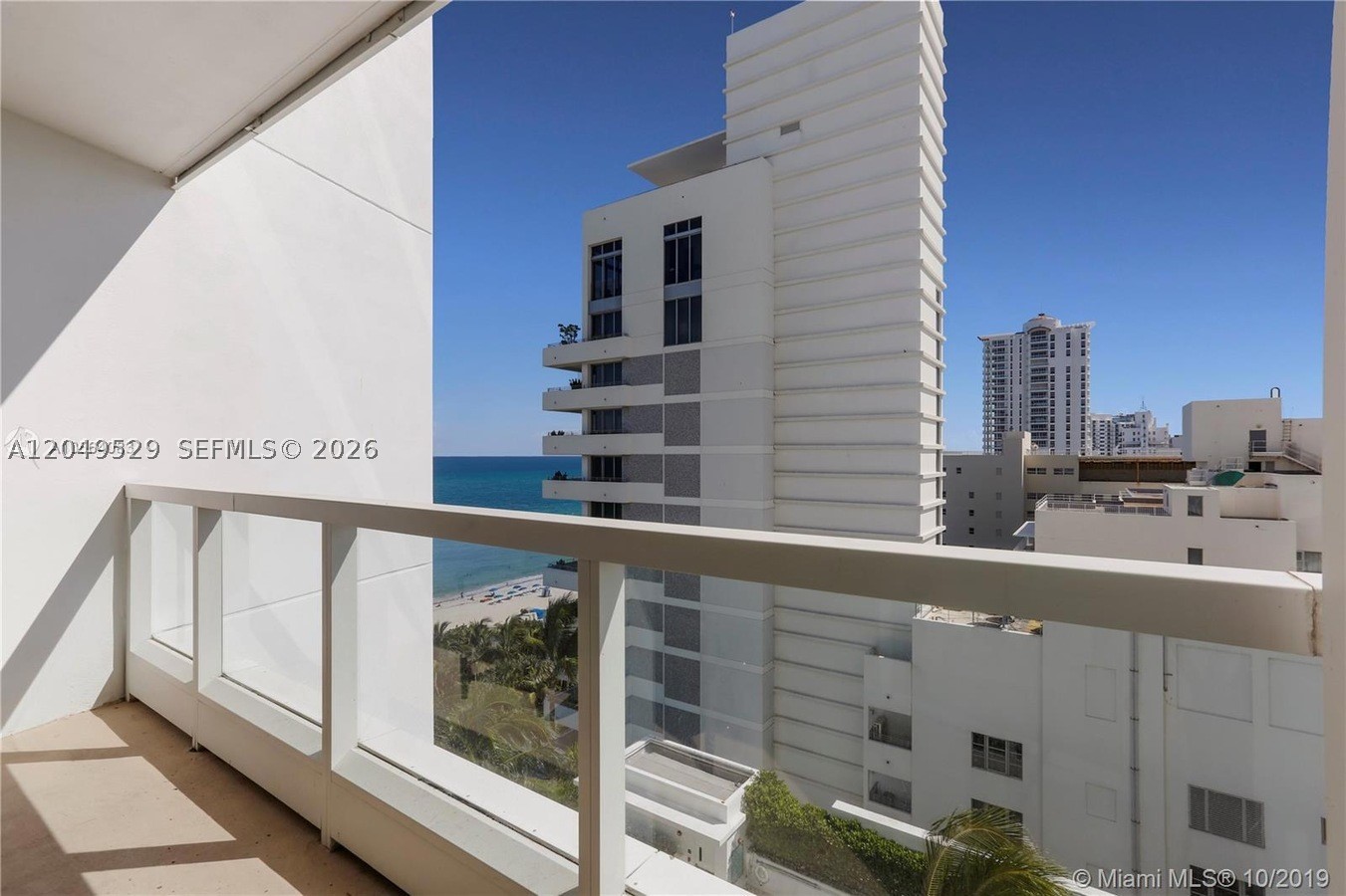 Beautiful Jr Suite w/ocean, bay & city views at Fontainebleau II. Enjoy full service, vacation-style living in a furnished turnkey unit. The Fontainebleau Resort offers luxury amenities on 22 oceanfront acres including award-winning restaurants, LIV night club, Lapis spa & state-of-the-art fitness center!

Rates are based on dates available!