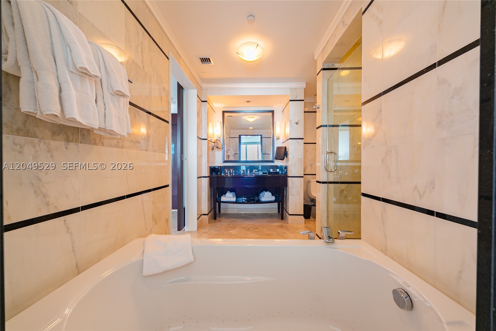 FONTAINEBLEAU III OCEAN C - Residential Lease