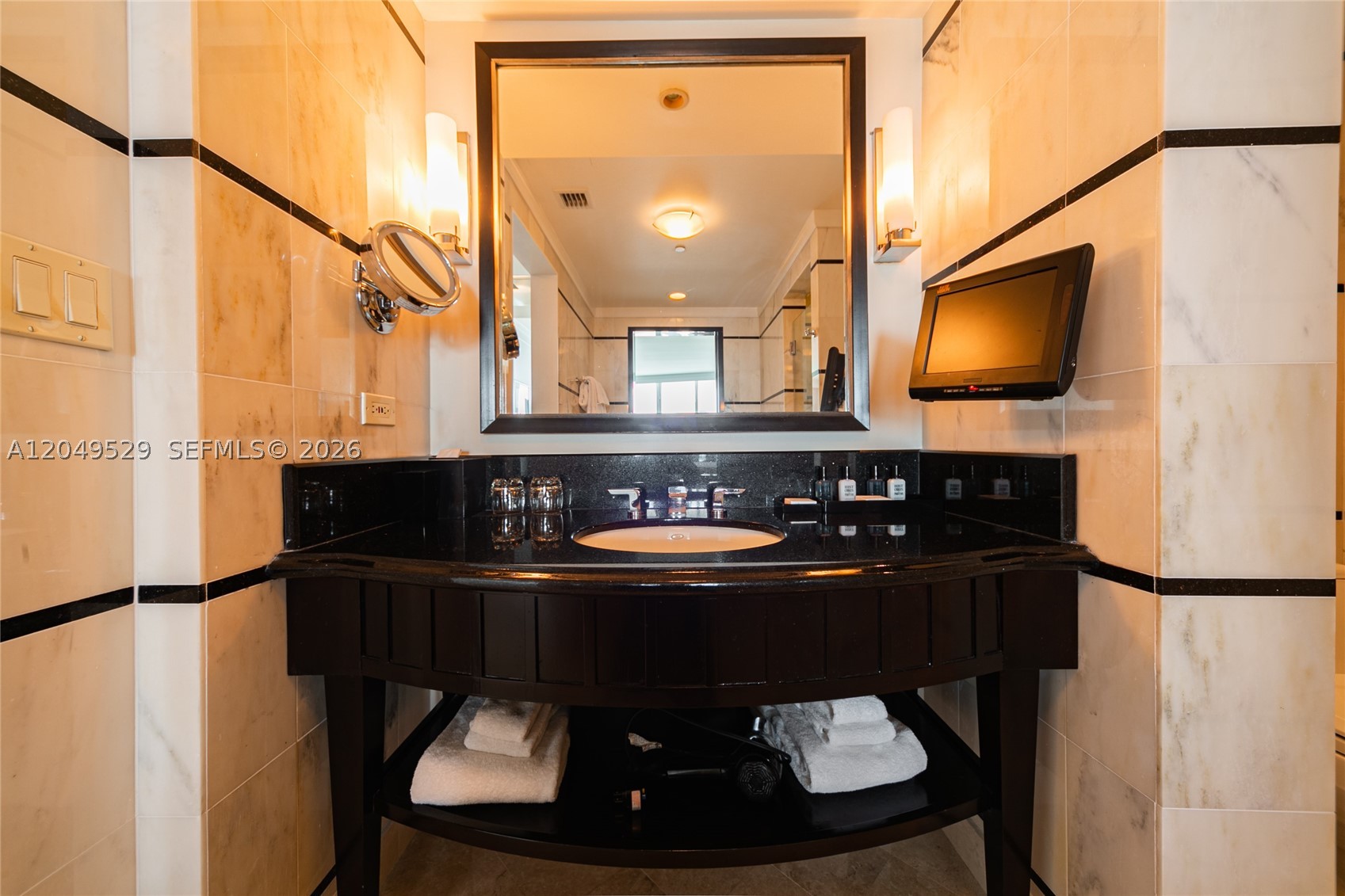 FONTAINEBLEAU III OCEAN C - Residential Lease