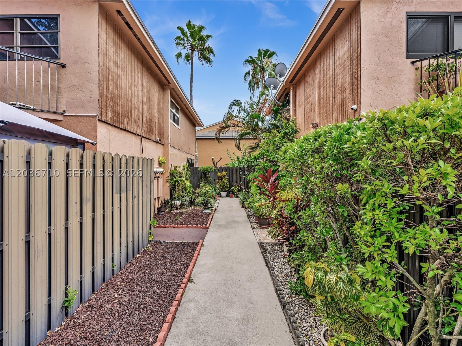 HOLLYWOOD RIDGE FARMS - Residential