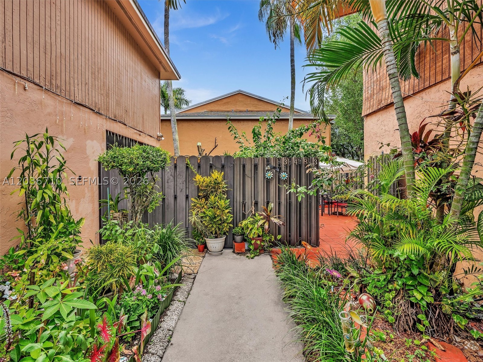 HOLLYWOOD RIDGE FARMS - Residential