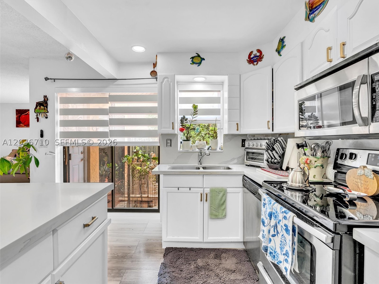 HOLLYWOOD RIDGE FARMS - Residential