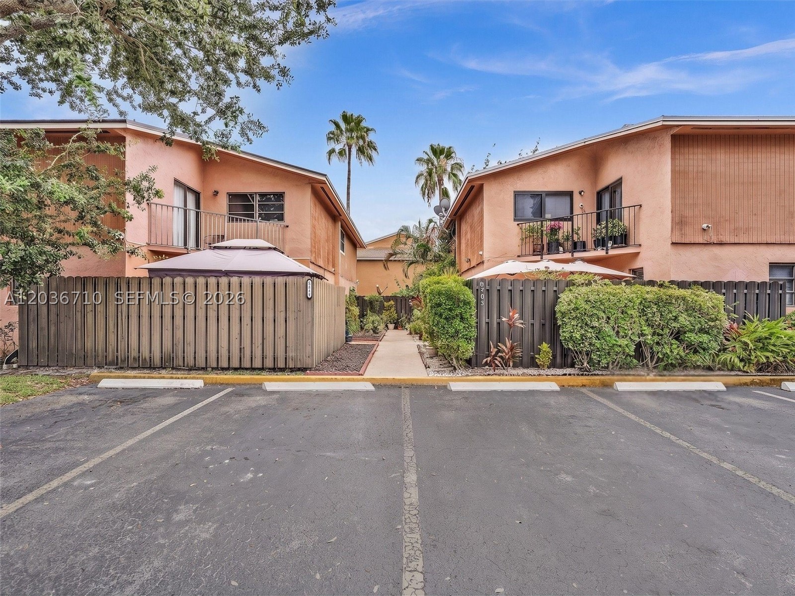 HOLLYWOOD RIDGE FARMS - Residential