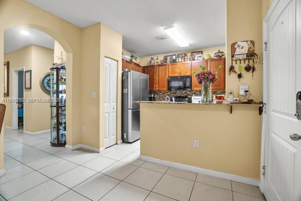 MANDARIN LAKES - Residential