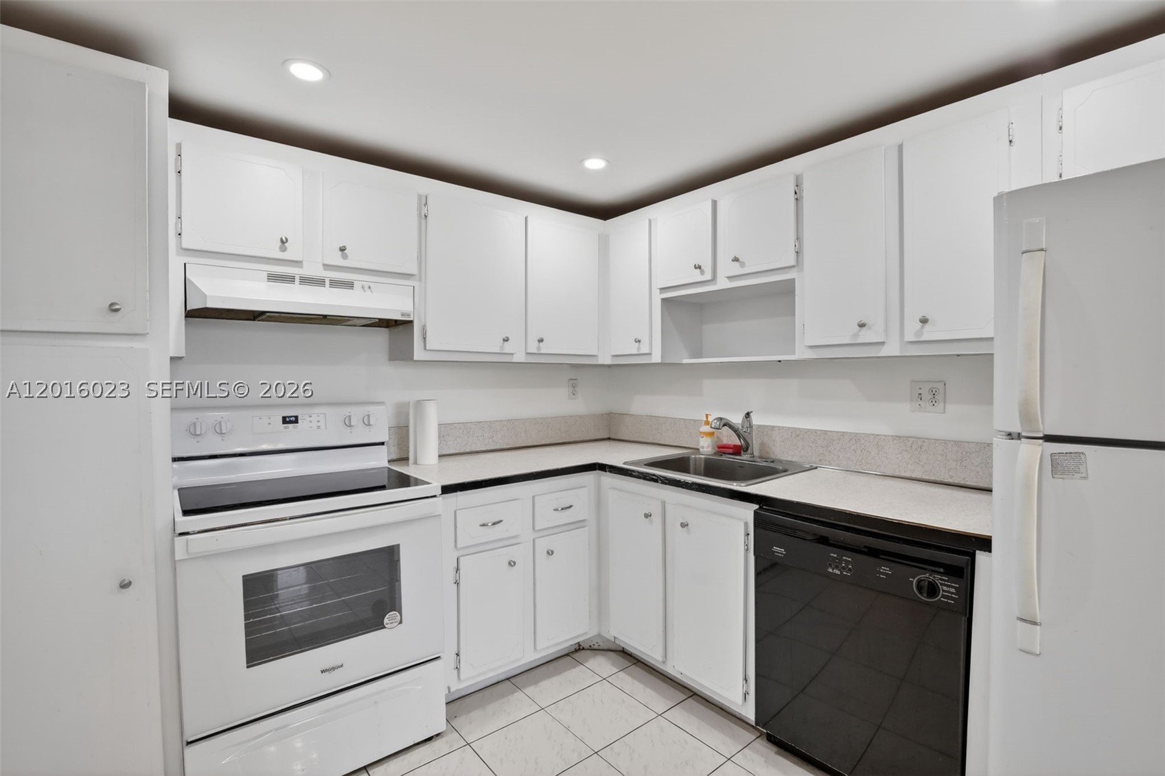 WATERGATE CONDOMINIUM NO - Residential