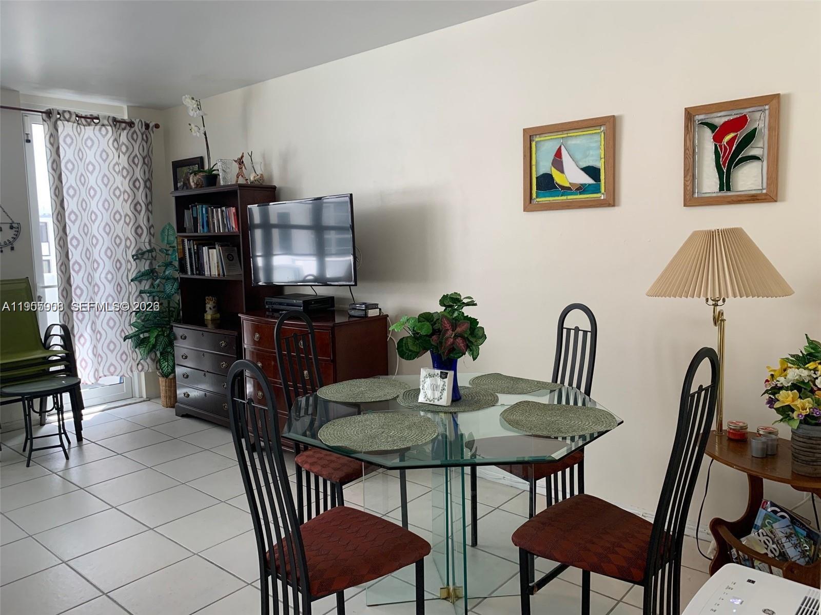 THE DECOPLAGE CONDO - Residential Lease