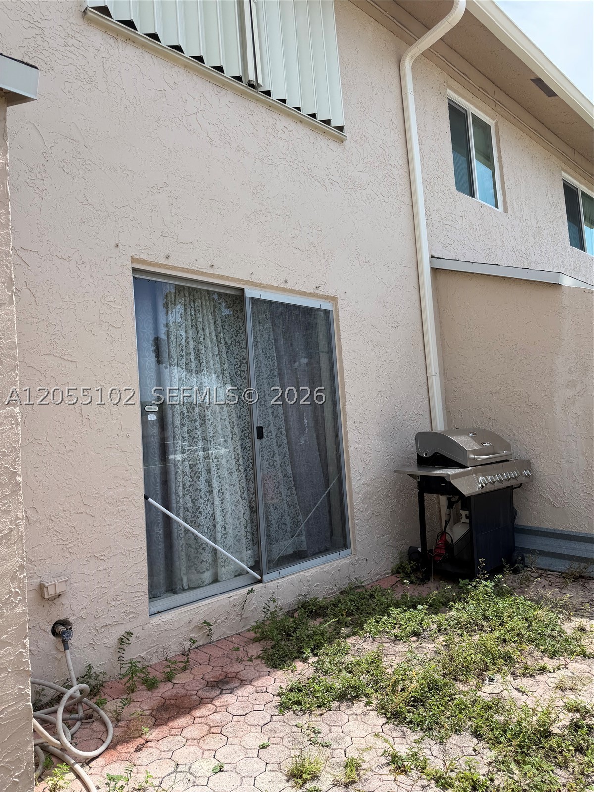 Great investment opportunity! This 3-bedroom, 2.5-bath home offers endless potential for its next owner. The property is being sold As-Is and is in need of repairs and updates, making it an excellent opportunity for investors, flippers, or buyers looking to renovate and customize a home to their own style. HOA requires a minimum credit score of 650.
Information is believed to be accurate but is not guaranteed and is subject to errors, omissions, or changes without notice. Buyers and their agents are responsible for independently verifying all information.
