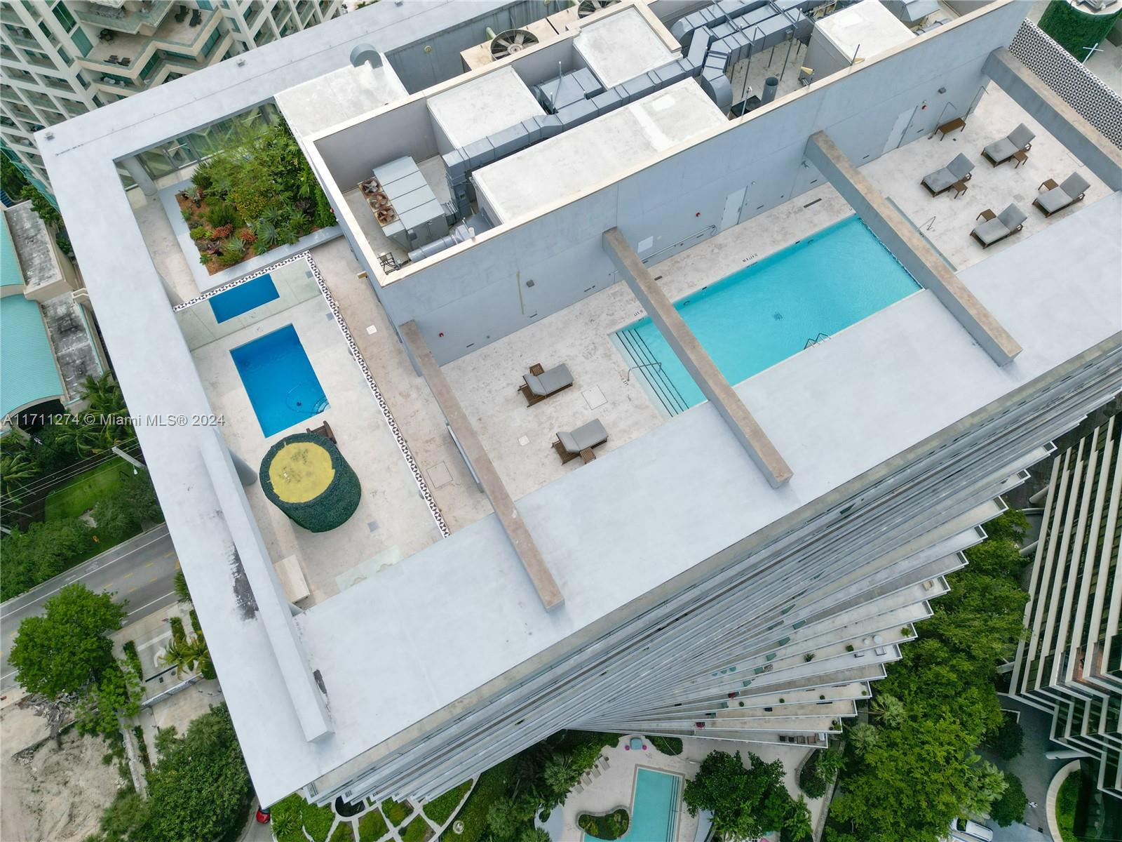 DINNER KEY - Residential
