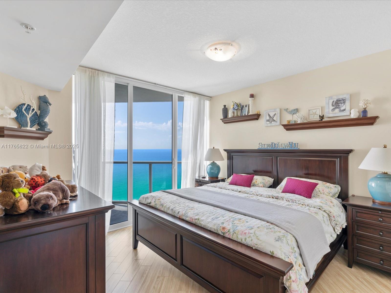 LA PERLA CONDO - Residential