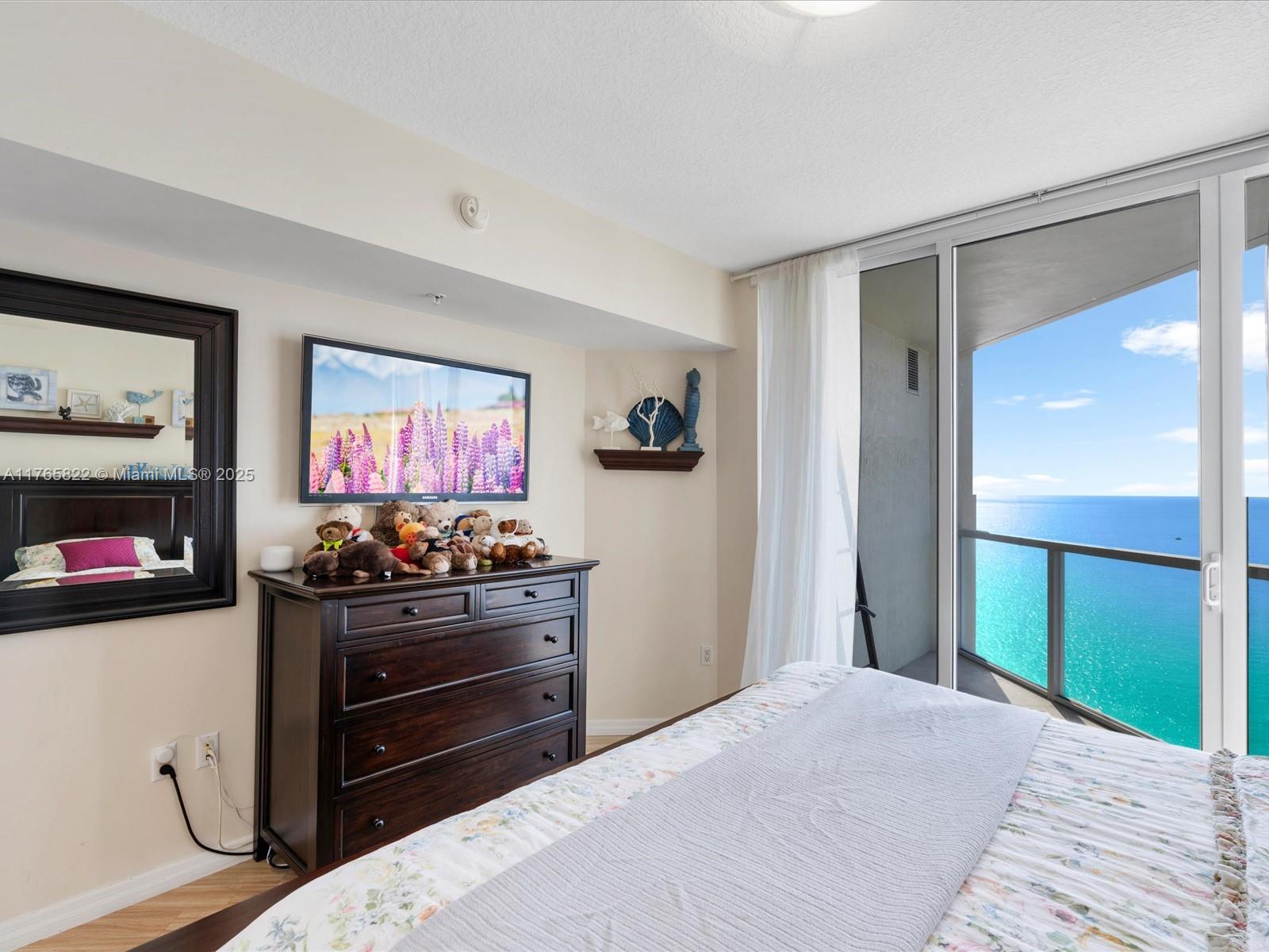 LA PERLA CONDO - Residential