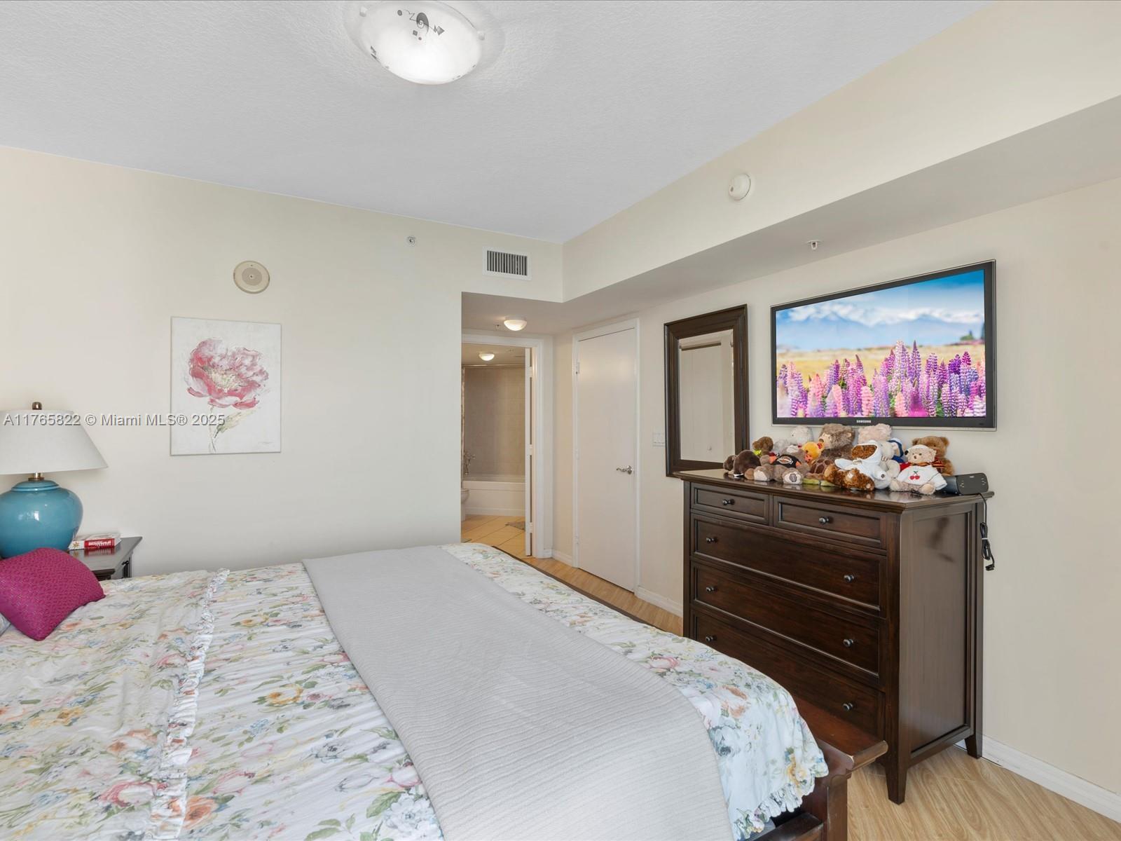 LA PERLA CONDO - Residential