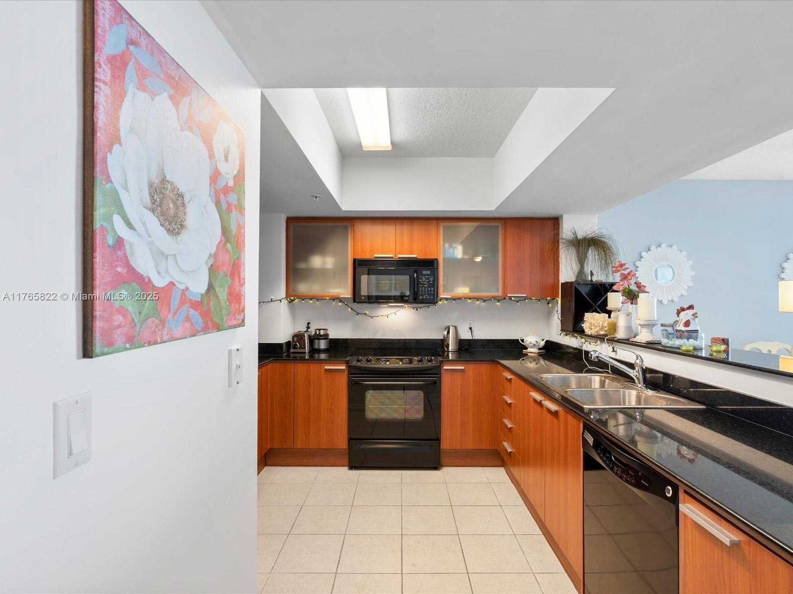 LA PERLA CONDO - Residential