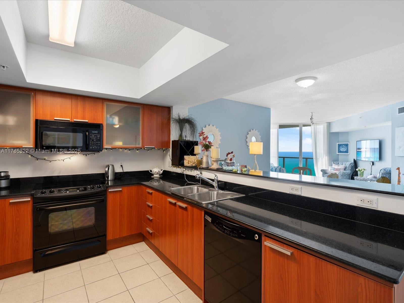 LA PERLA CONDO - Residential