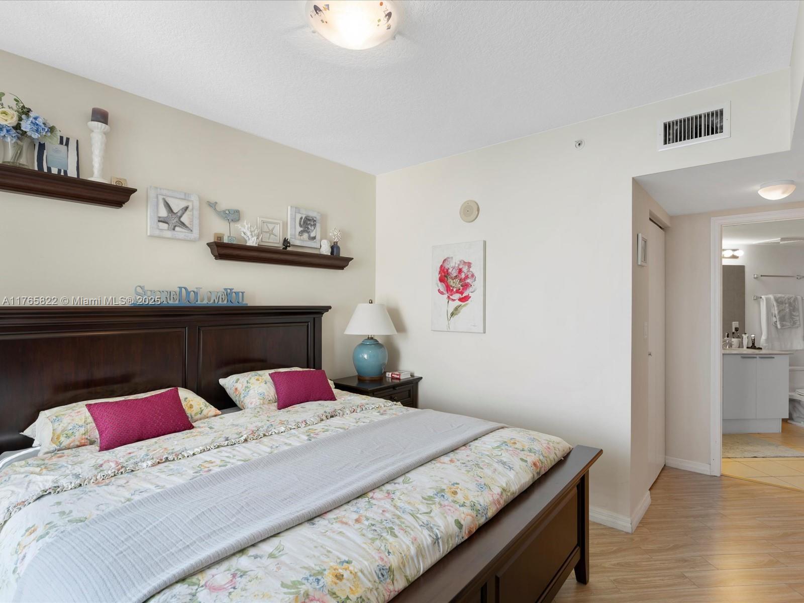 LA PERLA CONDO - Residential