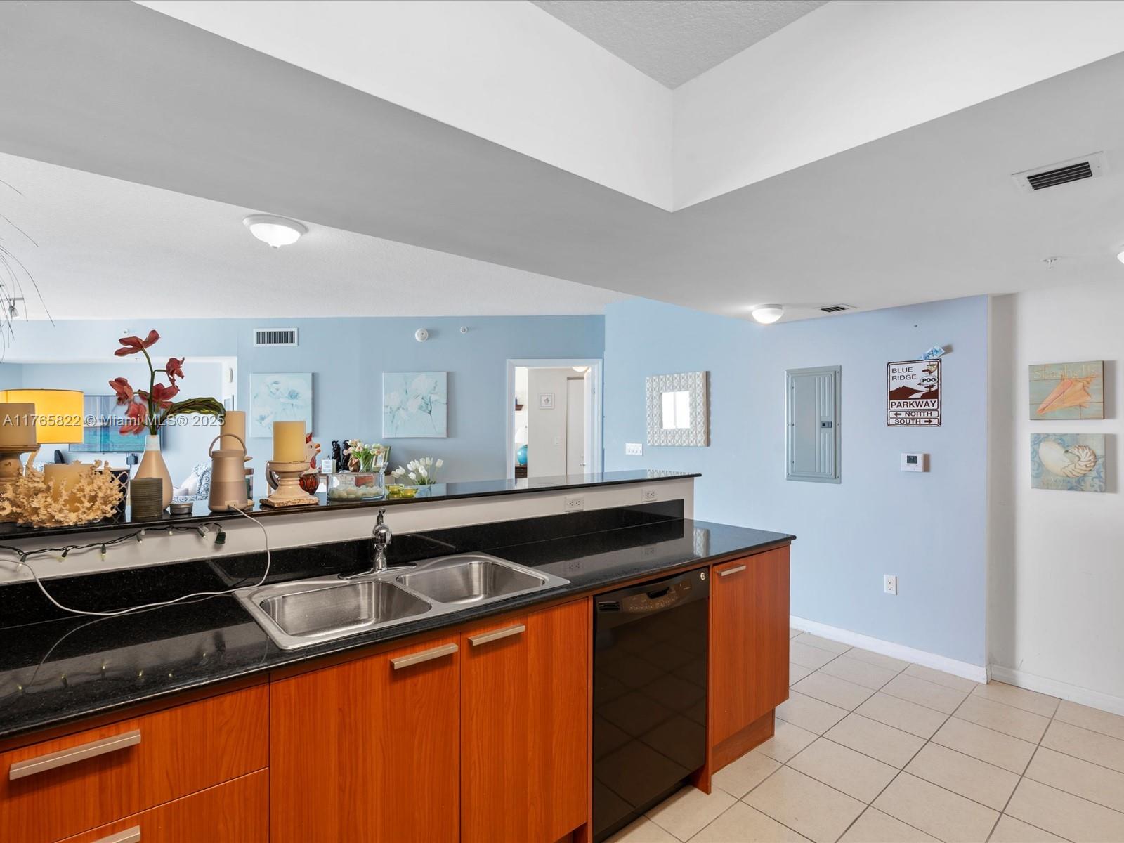 LA PERLA CONDO - Residential