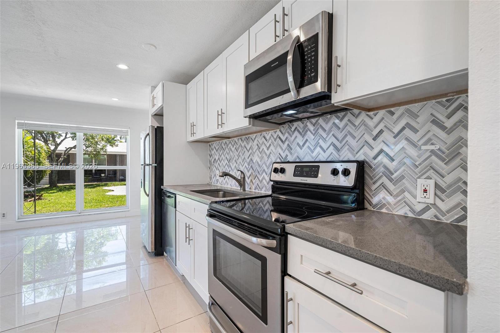 EDGEWATER ESTATES 1ST ADD - Residential Income