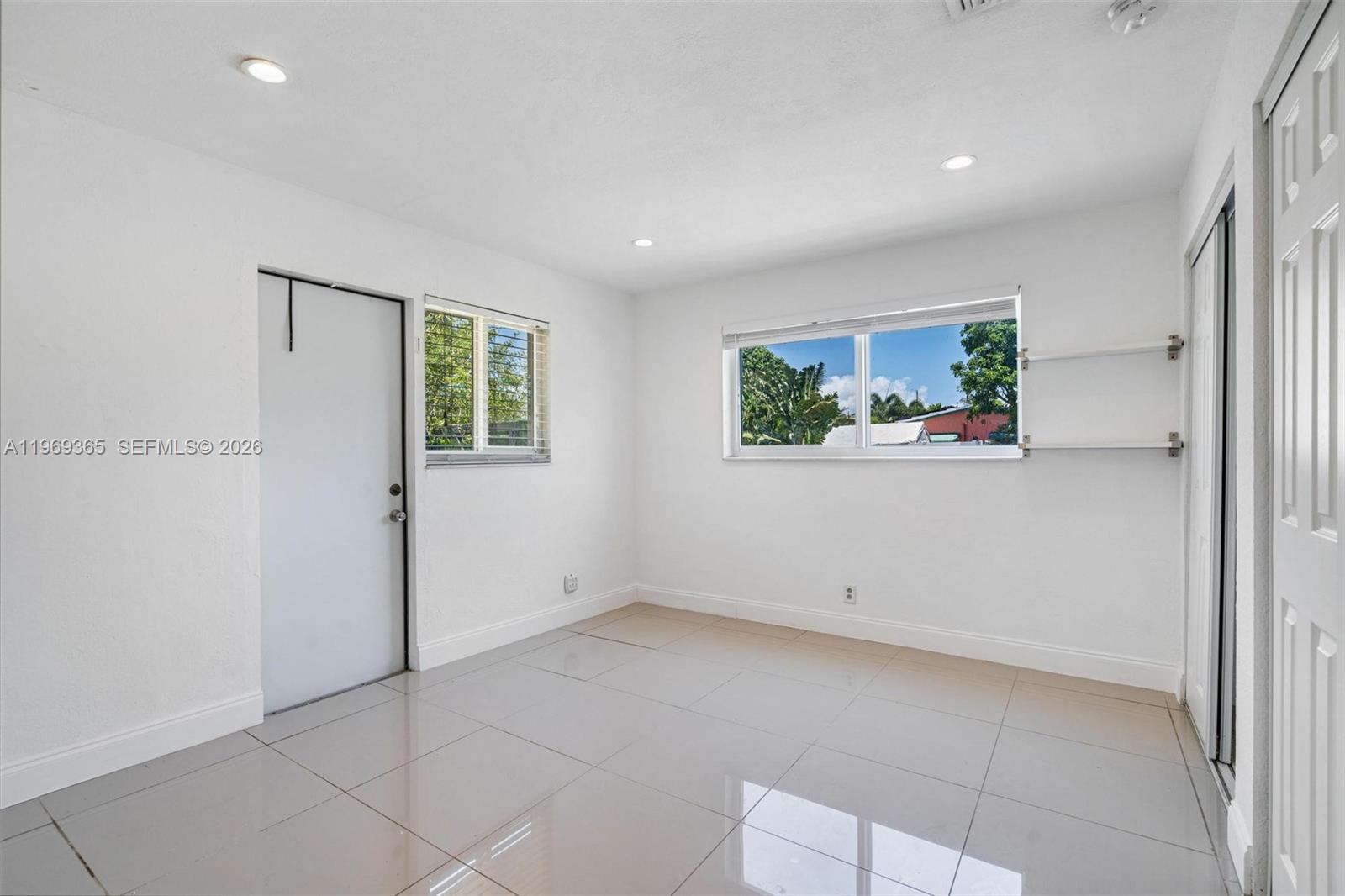 EDGEWATER ESTATES 1ST ADD - Residential Income