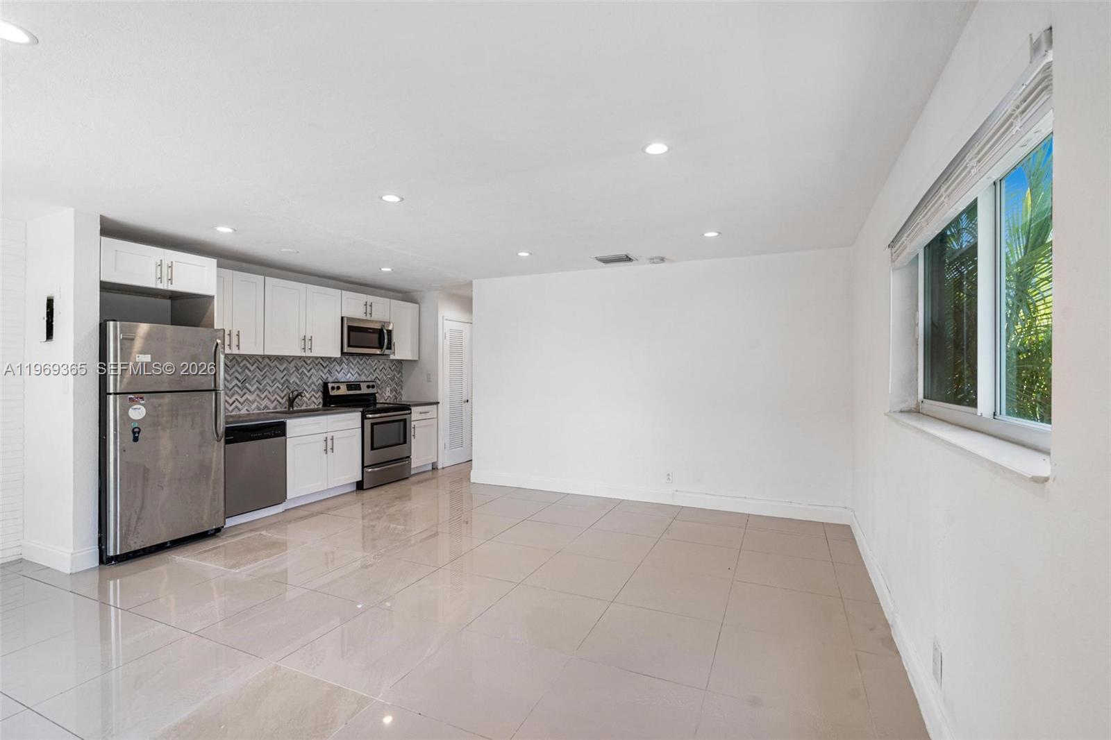 EDGEWATER ESTATES 1ST ADD - Residential Income