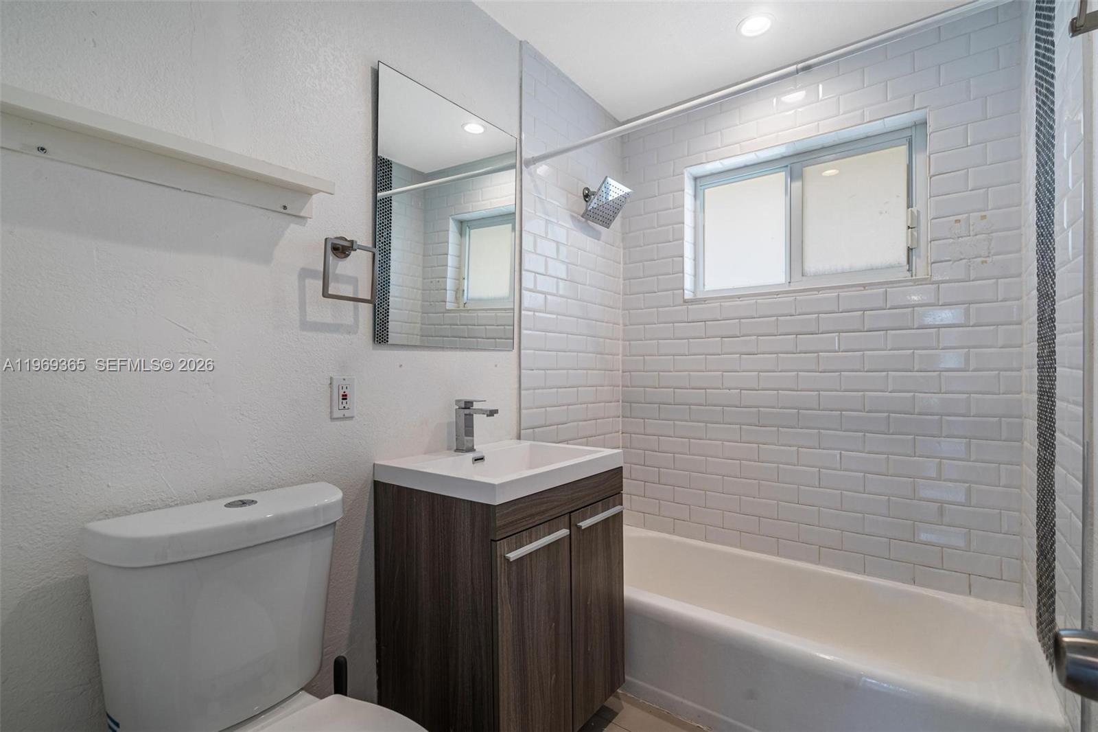EDGEWATER ESTATES 1ST ADD - Residential Income