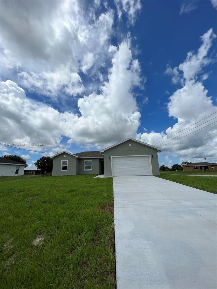 Spectacular Brand New Construction Home for Rent! 1 story single family home located in a great community in
Port Labelle, Florida. 4 bedrooms, 2 bathrooms, 2 car garage. Master suite has a large walk-in closet, his & hers
sinks, tiled shower, granite counters in bathrooms and kitchen, center island, and stainless steel energy efficient
appliance package. Approximately 1,500 SQ FT under air. Unit is over 2,100 SQ FT total with a covered terrace,
soft close cabinets, open floorplan, spacious living room, vaulted ceilings, bay for 4 cars, great backyard. Move-in
ready!