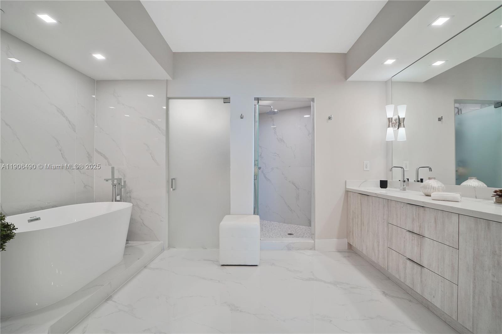 PORTOFINO TOWER CONDO - Residential