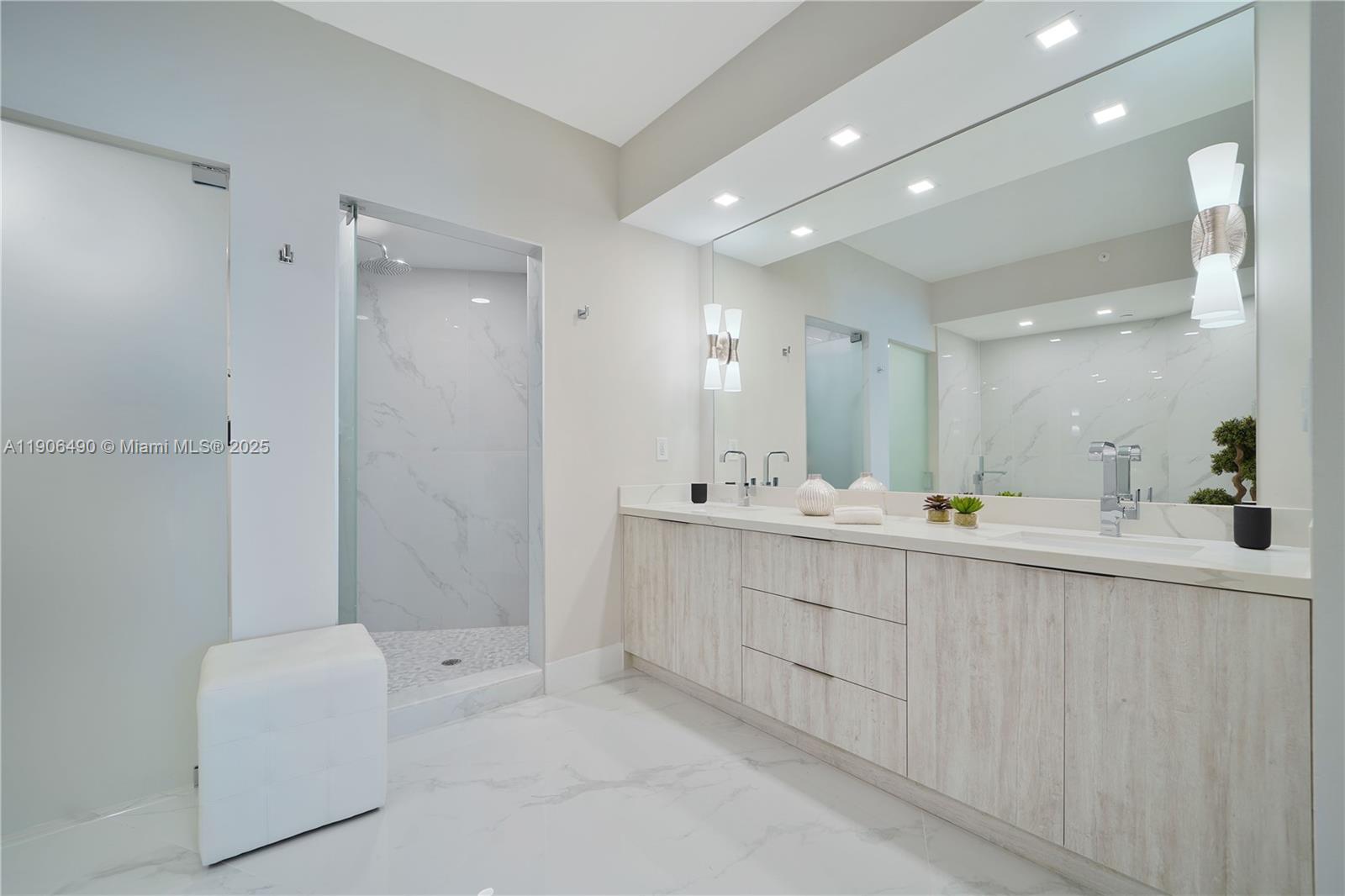 PORTOFINO TOWER CONDO - Residential