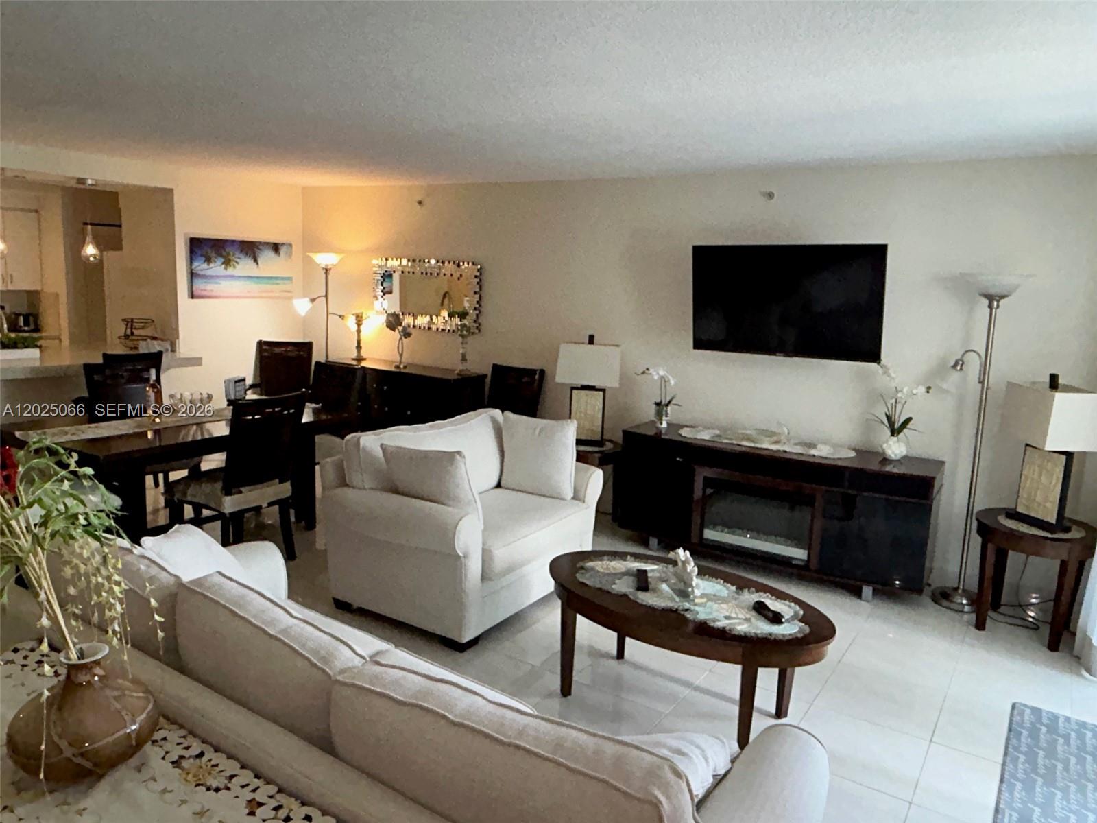 THE COLLINS CONDO - Residential Lease